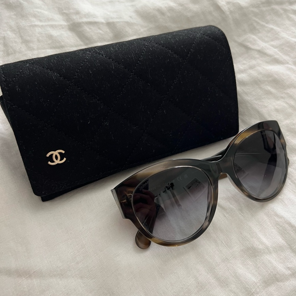 CHANEL Tortoise Shell Sunglasses with Black Case